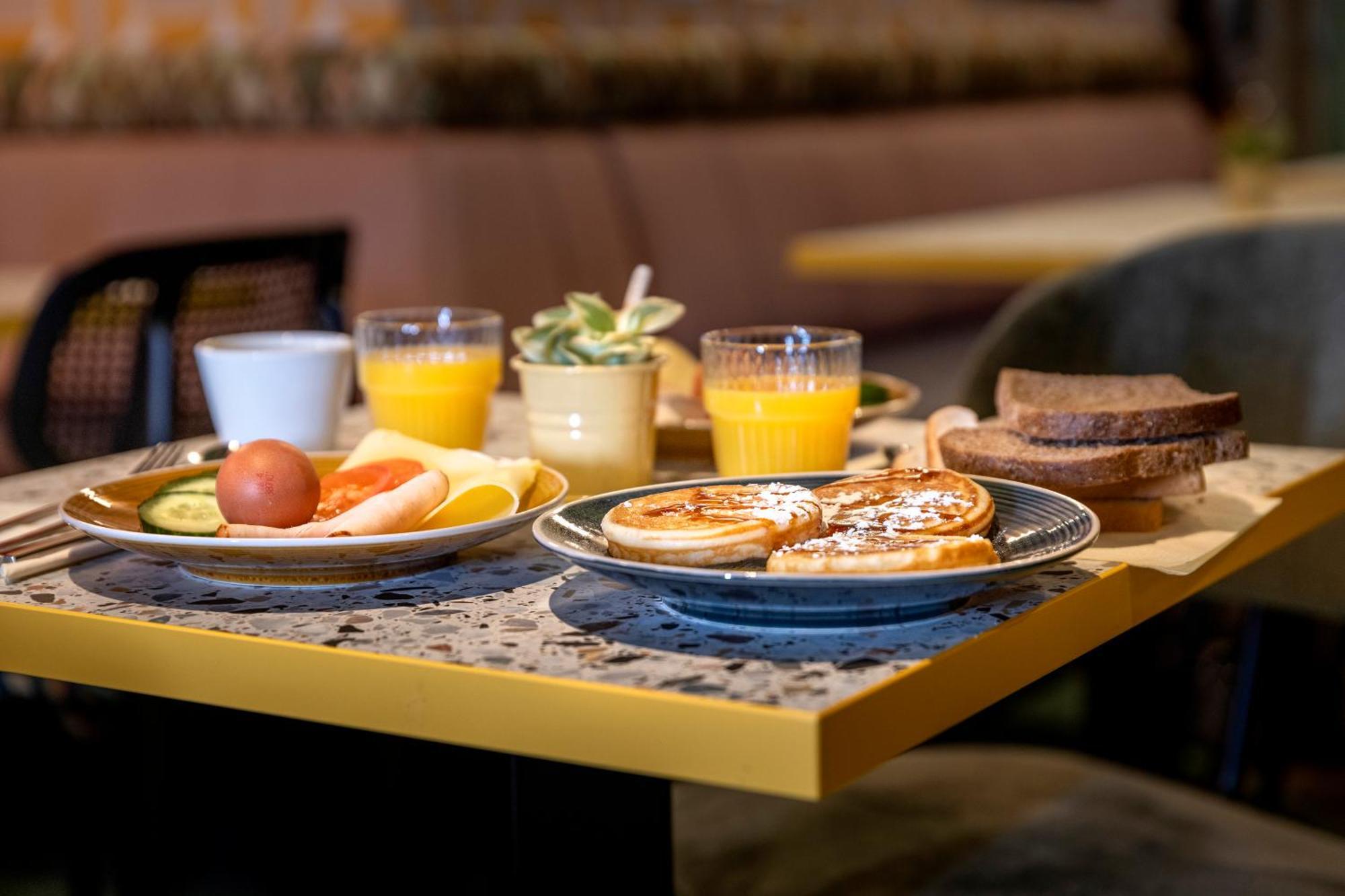 Tourist Inn Hotel 암스테르담 외부 사진