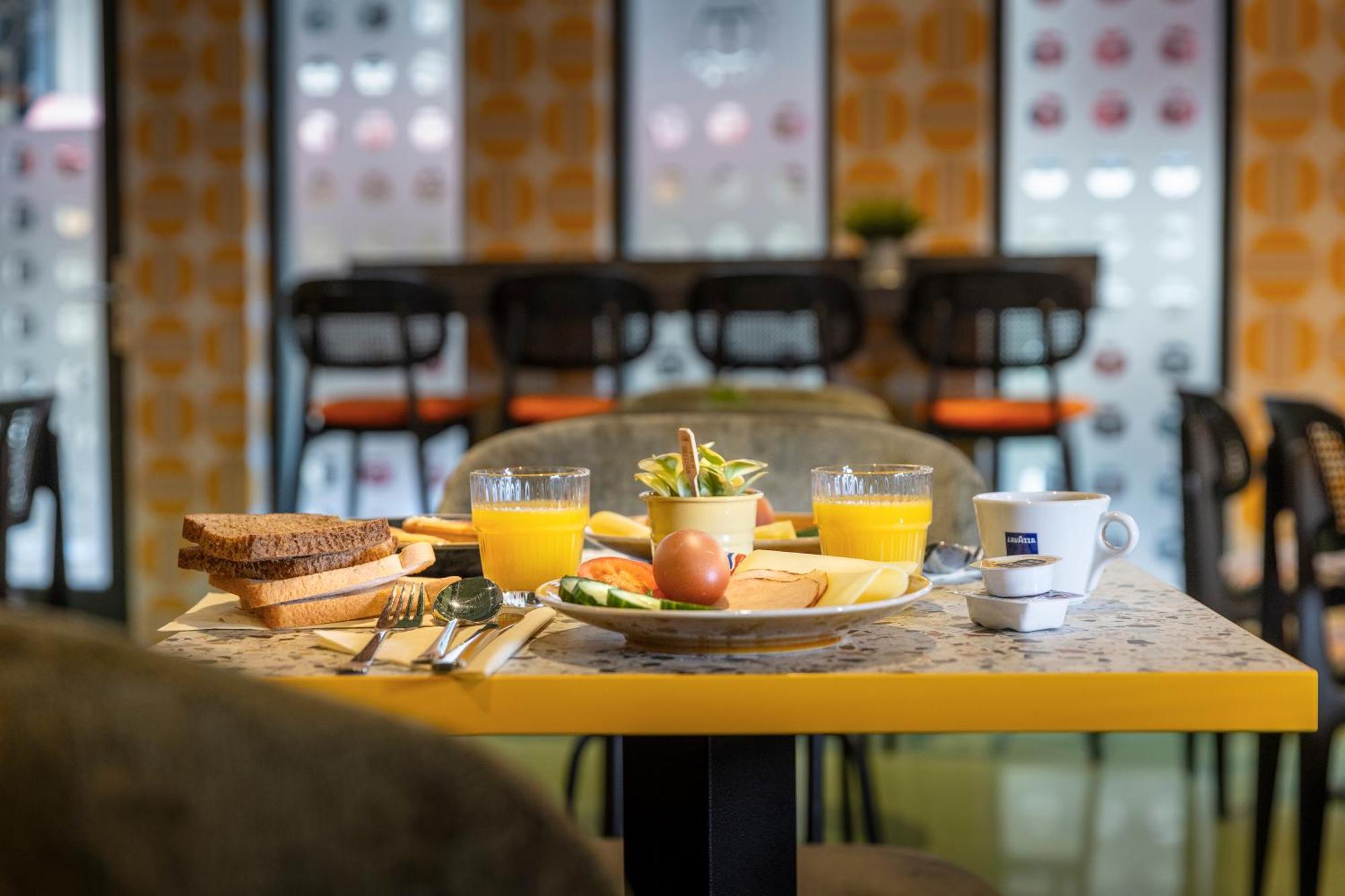 Tourist Inn Hotel 암스테르담 외부 사진